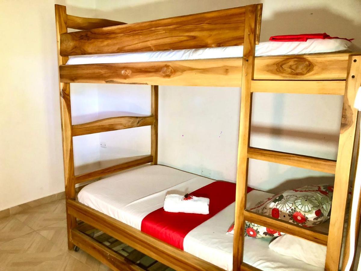 Sierra Kay Hostel Guachaca Oda fotoğraf
